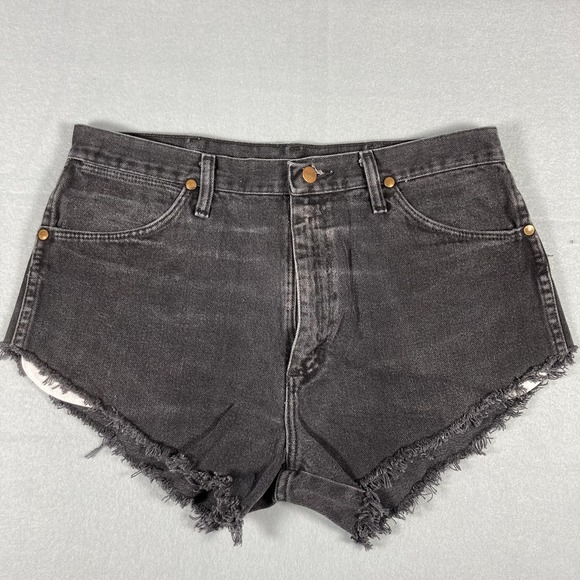 Wrangler Shorts Womens 33 (32) Faded Black Denim Cutoff Raw Hem Cowboy Cut 13MWZ - Picture 1 of 10